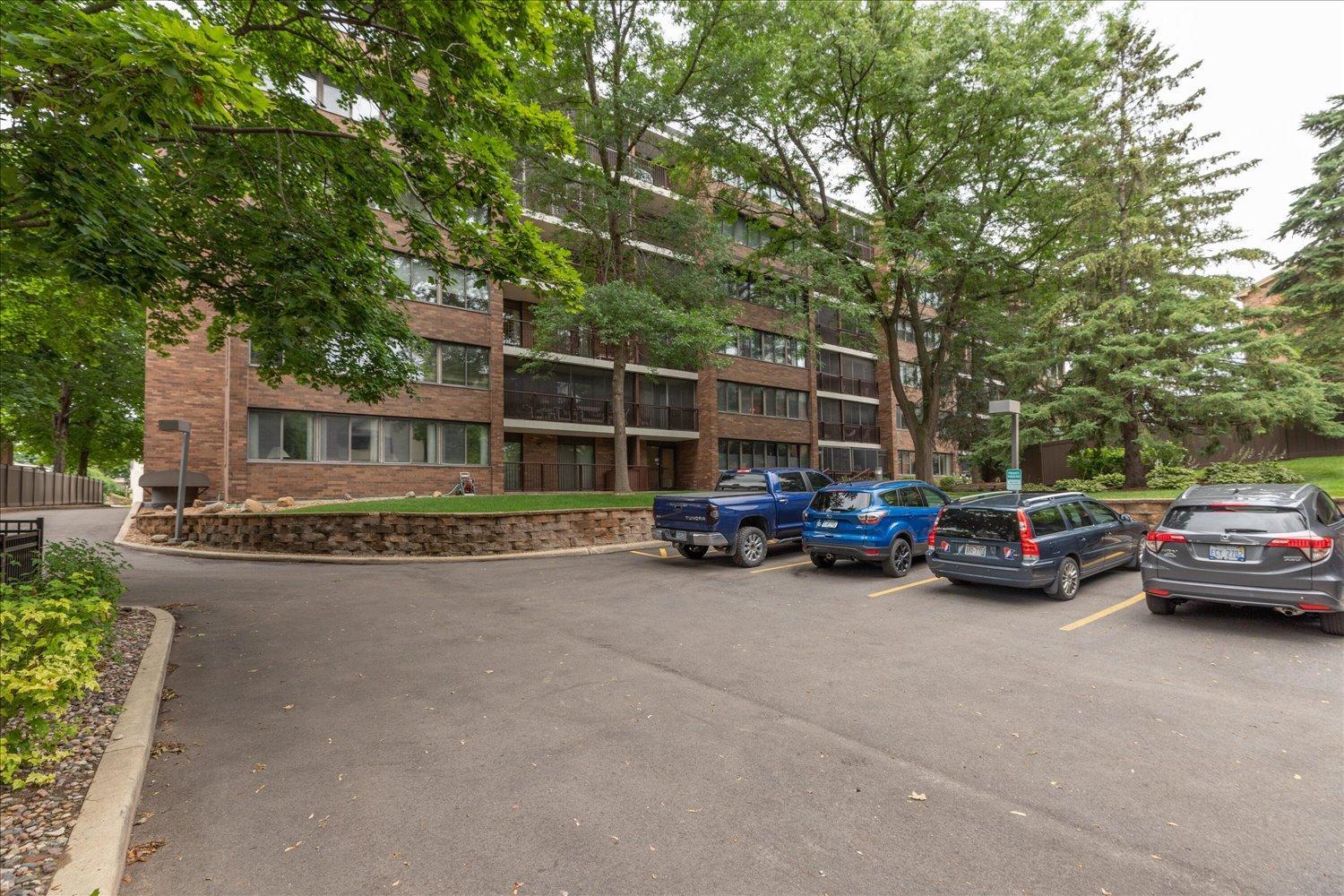 600 4th Street Southwest, Unit 605 Rochester, MN 55902 - Photo 35 of 37