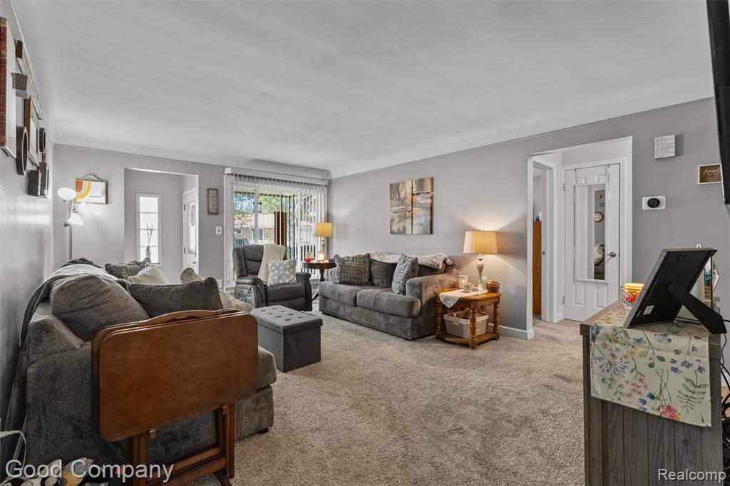 11006 Racine Road Warren, MI 48093 - Photo 6 of 38