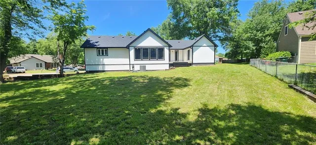 $330,000 | 1702 Countryside Drive, Pittsburg, KS 66762