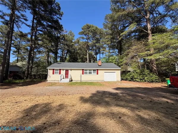 $325,000 | 8331 Circle Drive, Hayes, VA 23072