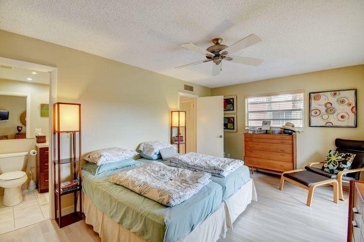 752 Normandy P Delray Beach Delray Beach, FL 33484 - Photo 14 of 27 Bedroom