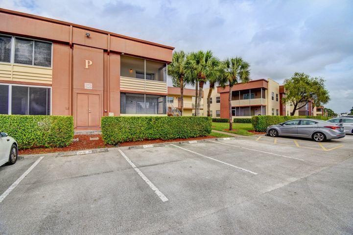 752 Normandy P Delray Beach Delray Beach, FL 33484 - Photo 2 of 27 Outside