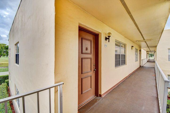 752 Normandy P Delray Beach Delray Beach, FL 33484 - Photo 4 of 27 Front door