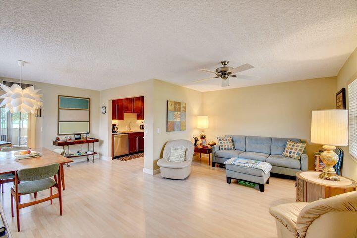752 Normandy P Delray Beach Delray Beach, FL 33484 - Photo 6 of 27 Living room