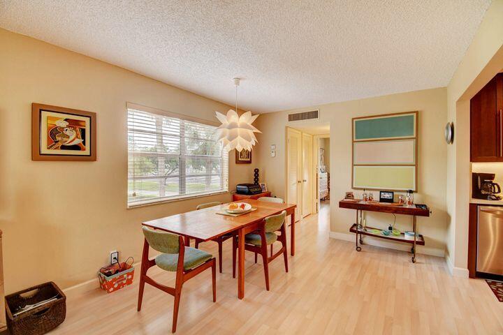 752 Normandy P Delray Beach Delray Beach, FL 33484 - Photo 8 of 27 Dining area