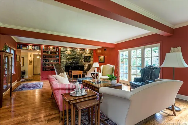a view of a livingroom with furniture