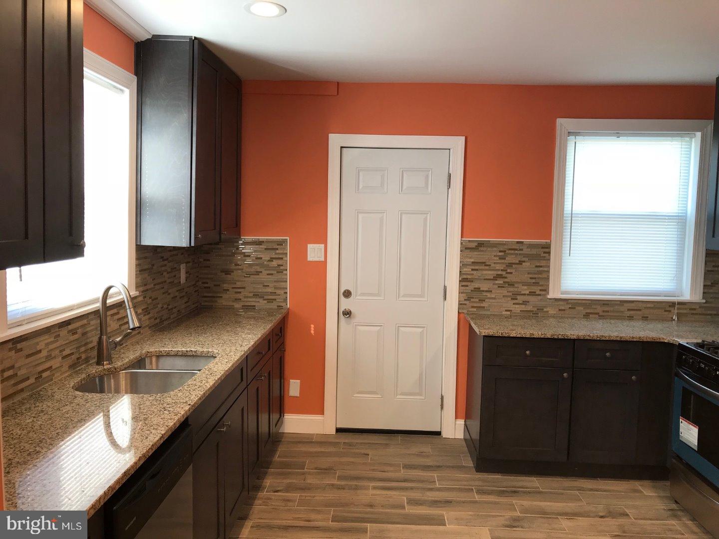 9212 Annapolis Road Philadelphia, PA 19114 - Photo 4 of 15 Kitchen