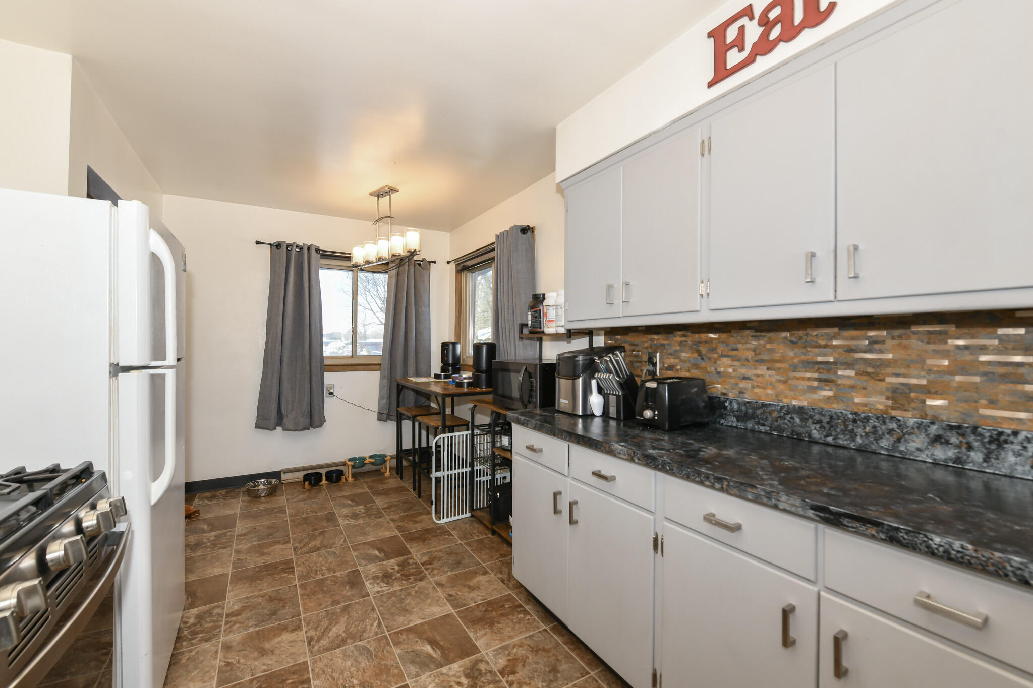 703 Perry Avenue Mount Pleasant, WI 53406 - Photo 11 of 23 HEN_ (13)