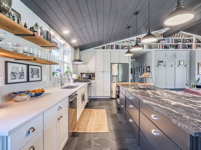 $1,950,000 | 11309 Zyle Lane, Austin, TX 78737