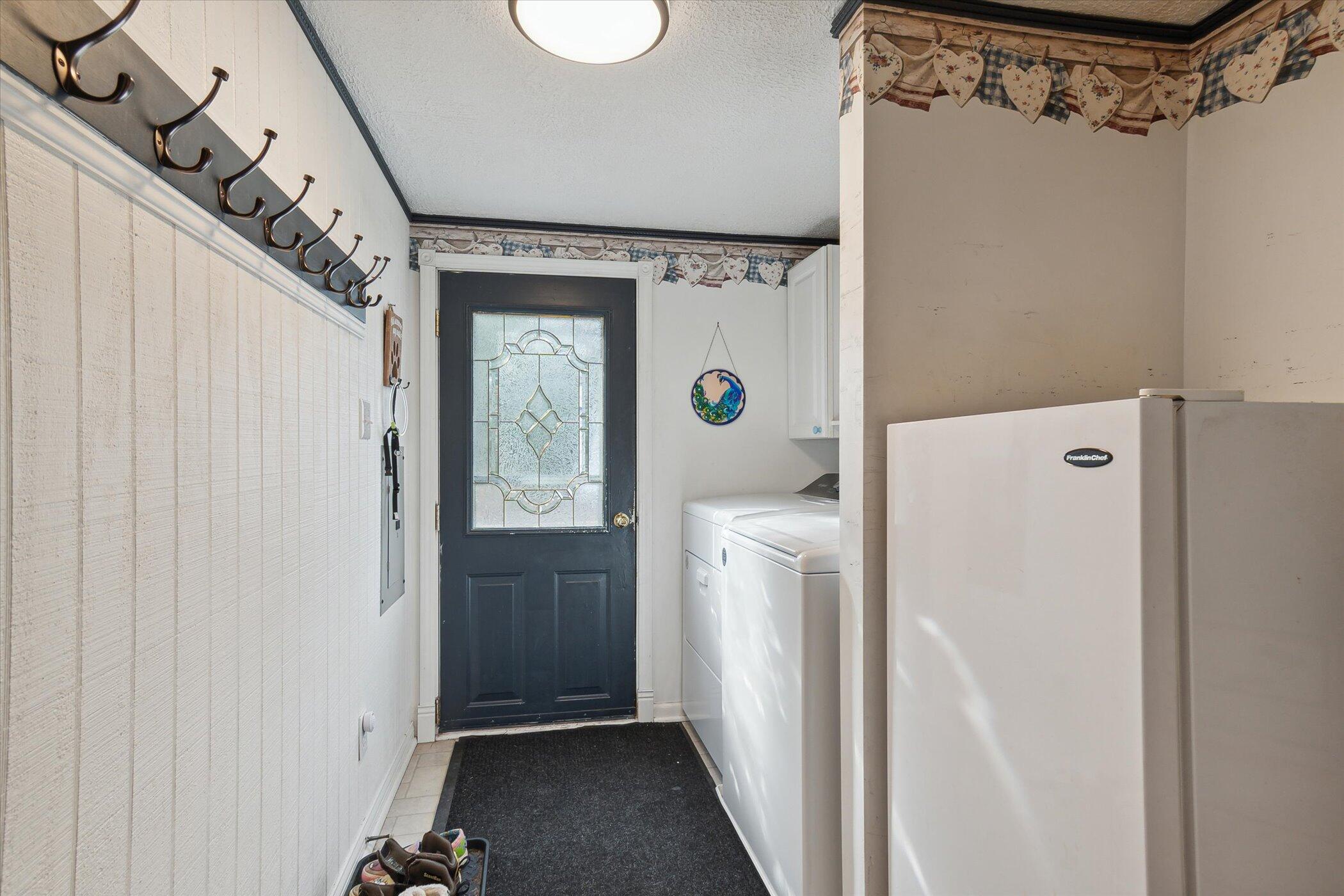 1493 Mason Road Howell, MI 48843 - Photo 28 of 29 30-1493-Mason-Rd-Howell-MI-48843-WindowS