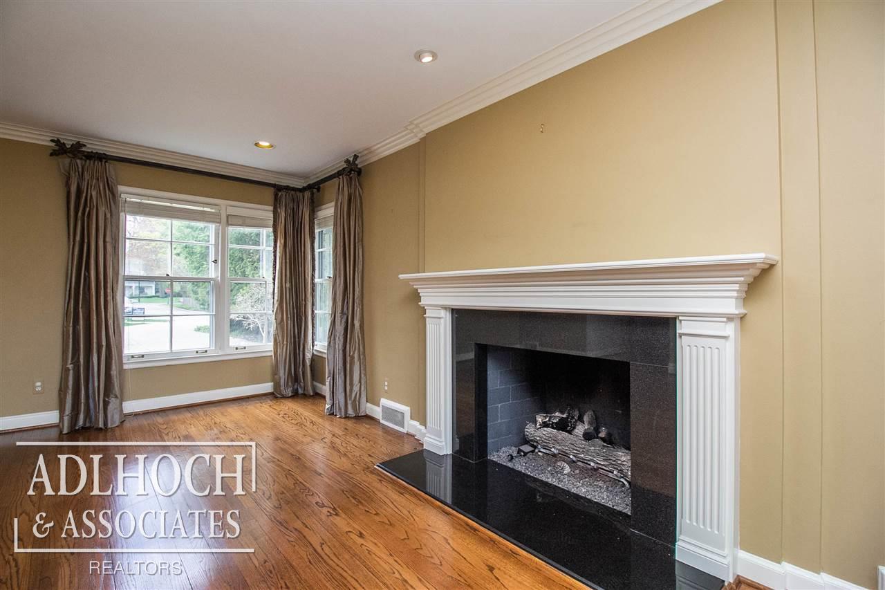 294 Touraine Road Grosse Pointe, MI 48236 - Photo 22 of 52 50010320-24.JPG