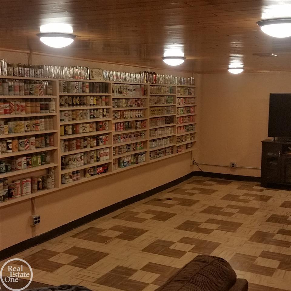 32152 Kelly Road Roseville, MI 48066 - Photo 26 of 33 31332302-25.JPG