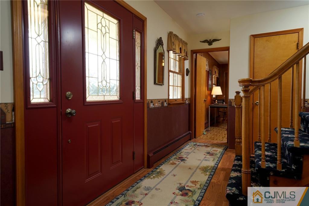 203 Crosswicks Ellisdale Road Chesterfield, NJ 08515 - Photo 6 of 25 a view of hallway with a large mirror