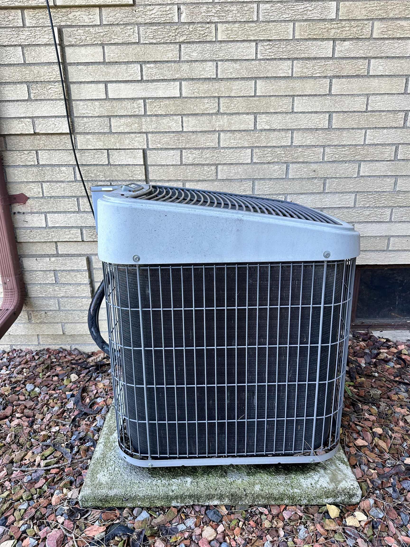 29281 Hayes Road Warren, MI 48088 - Photo 21 of 21 50149122-8F25611F-91AC-48FD-A6E1-CEC637CFAF2F.JPG