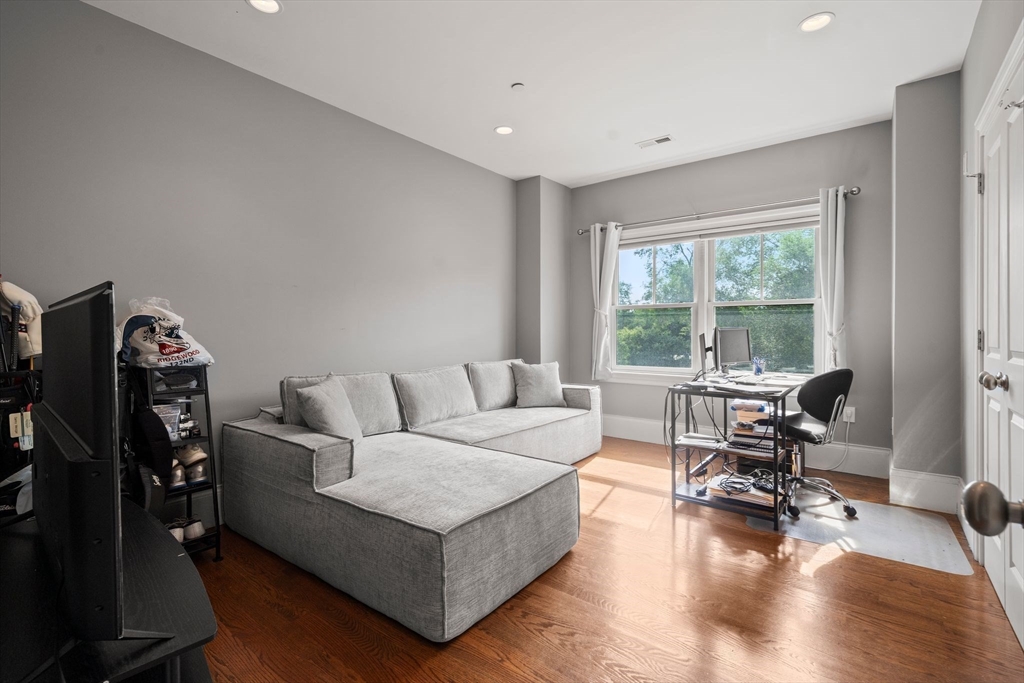 11 Howell Street, Unit 2 Boston, MA 02125 - Photo 14 of 25