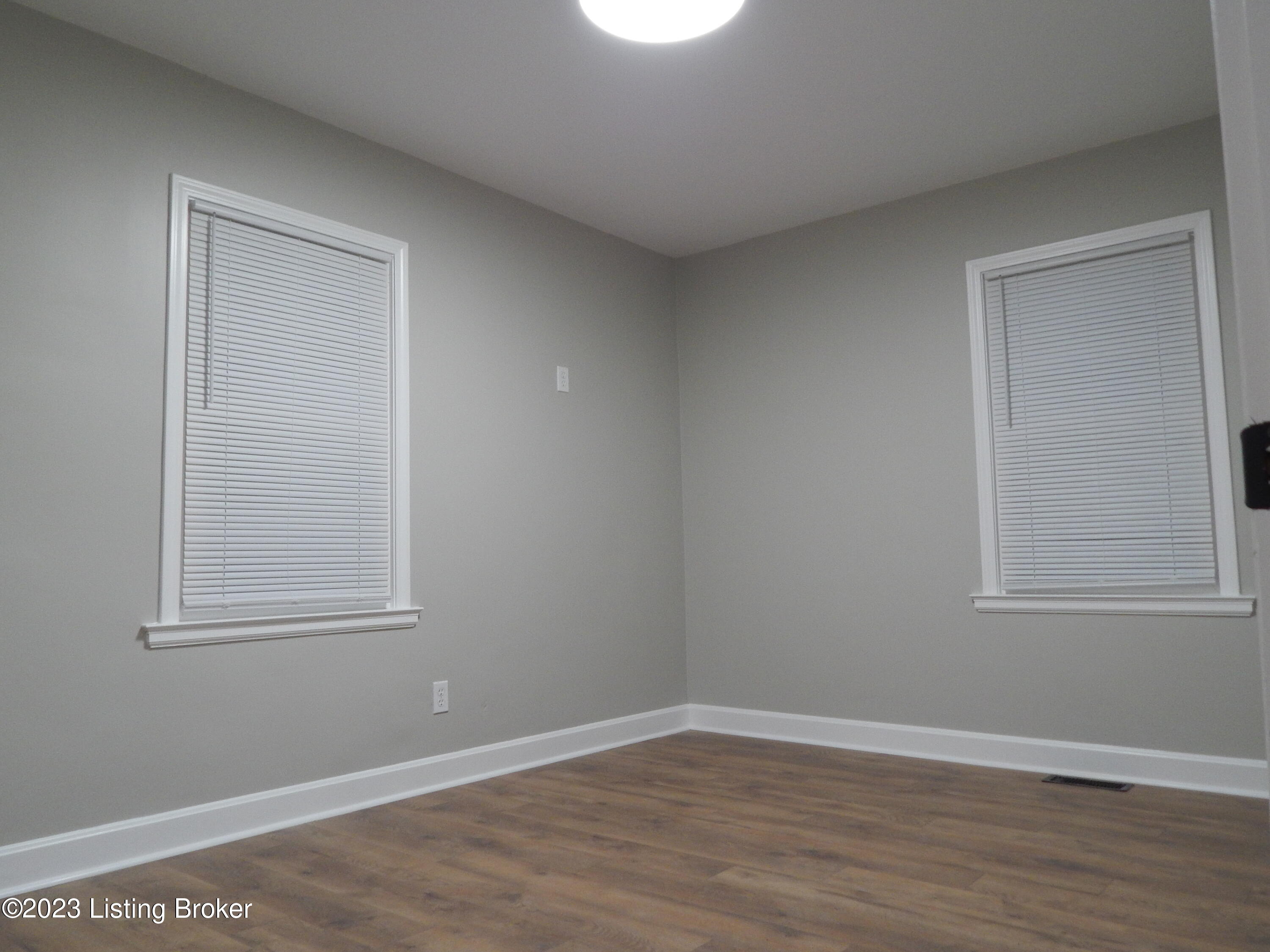 3220 Wessel Road Louisville, KY 40216 - Photo 9 of 27 DSCN2092