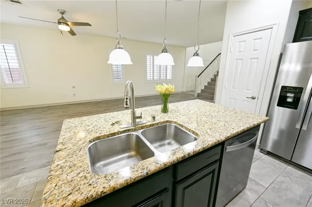 $495,000 | 10556 Laurelwood Lake Avenue, Las Vegas, NV 89166