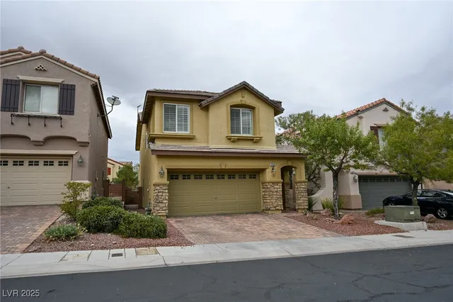$495,000 | 10556 Laurelwood Lake Avenue, Las Vegas, NV 89166