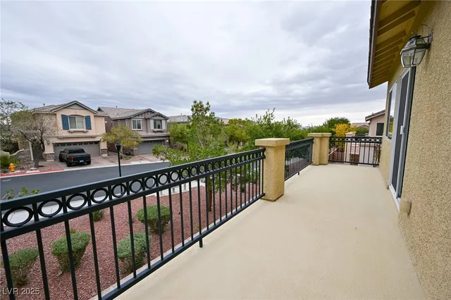 $495,000 | 10556 Laurelwood Lake Avenue, Las Vegas, NV 89166