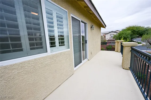 $495,000 | 10556 Laurelwood Lake Avenue, Las Vegas, NV 89166