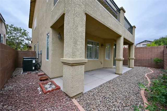 $495,000 | 10556 Laurelwood Lake Avenue, Las Vegas, NV 89166