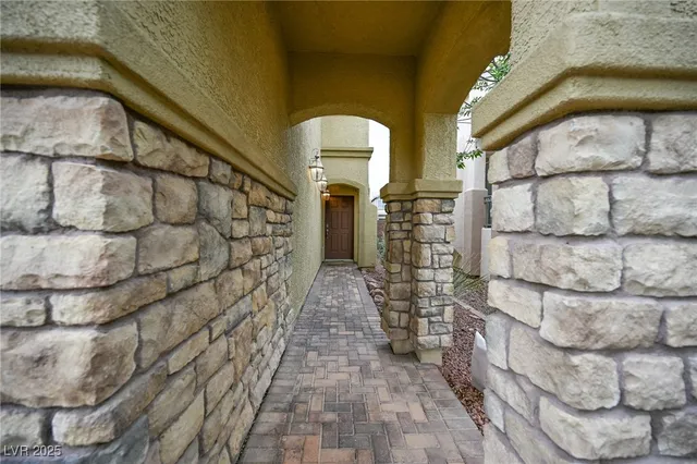 $495,000 | 10556 Laurelwood Lake Avenue, Las Vegas, NV 89166