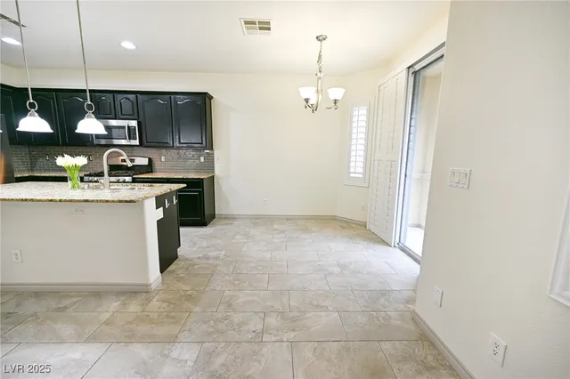 $495,000 | 10556 Laurelwood Lake Avenue, Las Vegas, NV 89166