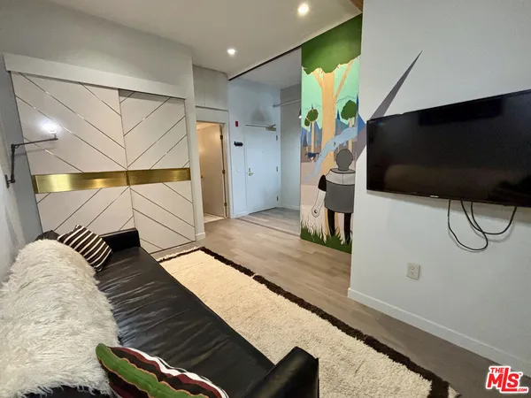 $5,900 | 527 Molino Street, Unit 401, Los Angeles, CA 90013