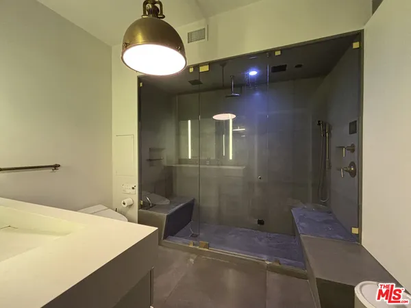 $5,900 | 527 Molino Street, Unit 401, Los Angeles, CA 90013