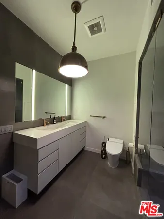 $5,900 | 527 Molino Street, Unit 401, Los Angeles, CA 90013