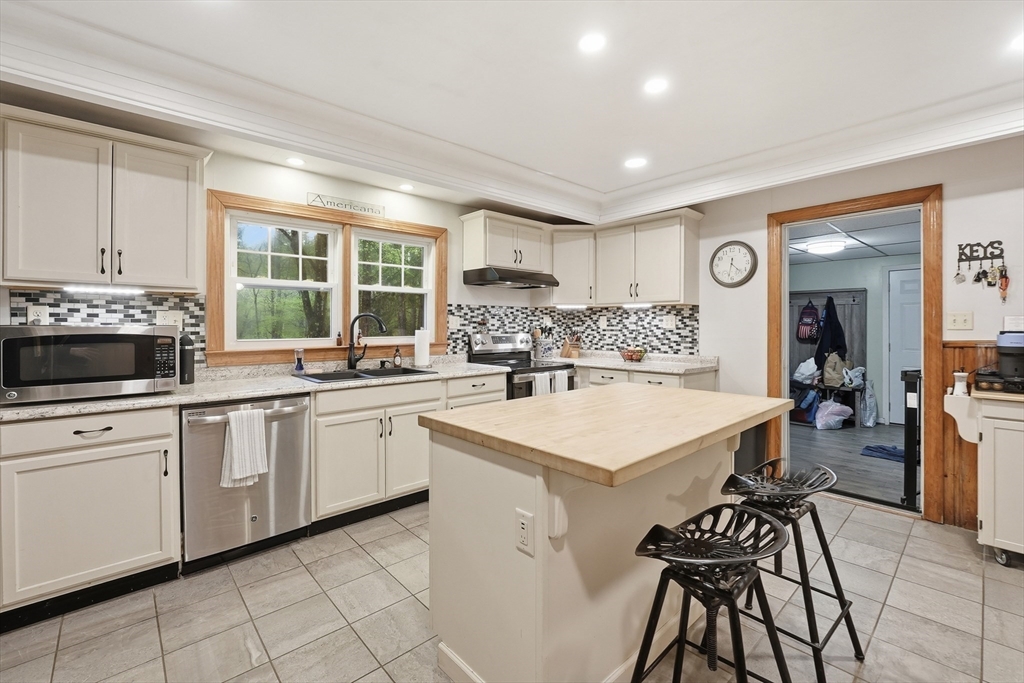 223 South Barre Road Barre, MA 01005 - Photo 3 of 34