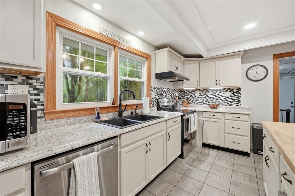 223 South Barre Road Barre, MA 01005 - Photo 6 of 34
