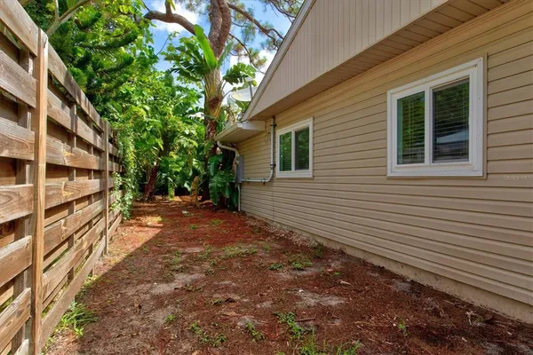 $10,000 | 2729 Sydelle Street, Sarasota, FL 34237