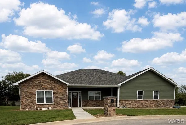 $554,500 | 303 Karlie Court, Linn, MO 65051