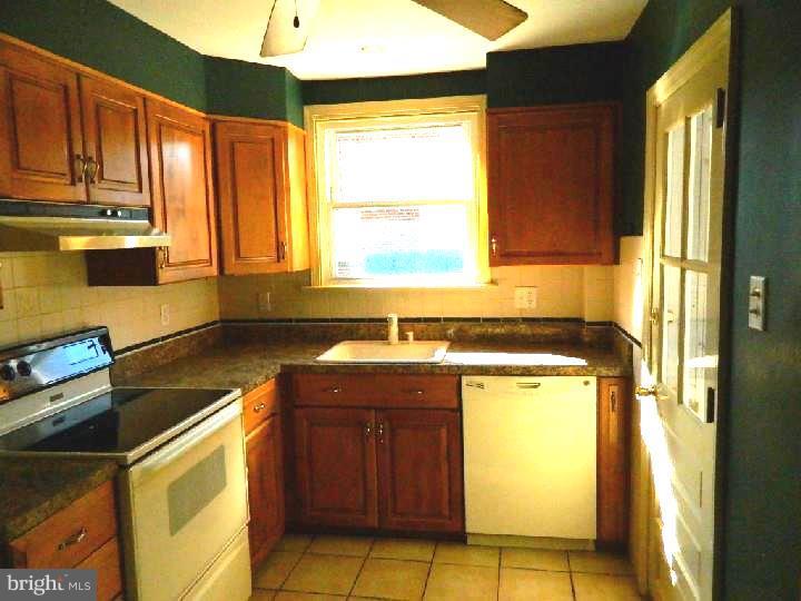 200 Avon Road Springfield, PA 19064 - Photo 12 of 25 Kitchen