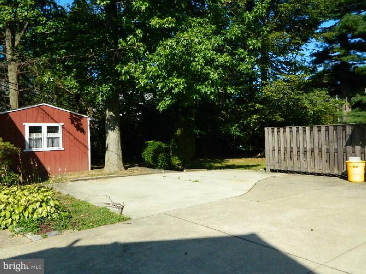 200 Avon Road Springfield, PA 19064 - Photo 23 of 25 Driveway