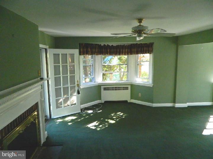 200 Avon Road Springfield, PA 19064 - Photo 8 of 25 Living Room