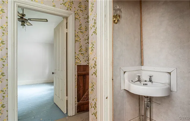 $119,900 | 5498 Lee Centre, Lee Center, NY 13363