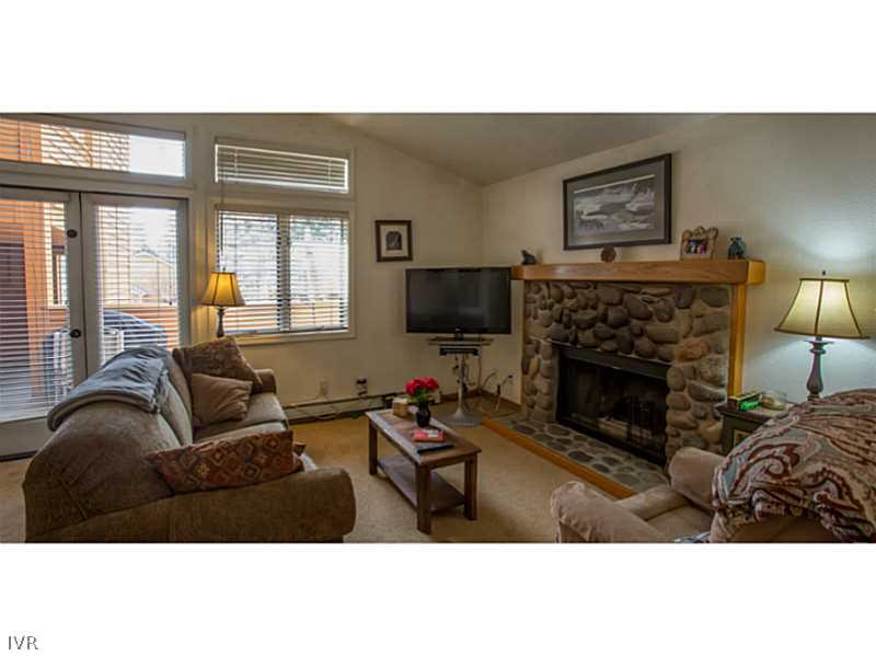 947 Incline Way, Unit 190 Incline Village, NV 89451 - Photo 4 of 11 Living Room.
