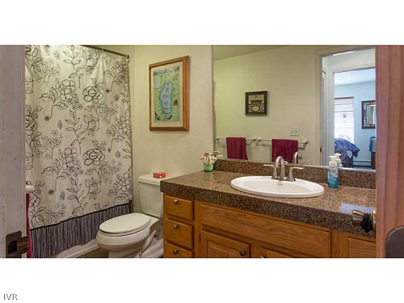 947 Incline Way, Unit 190 Incline Village, NV 89451 - Photo 7 of 11 Master Bath/Spa.