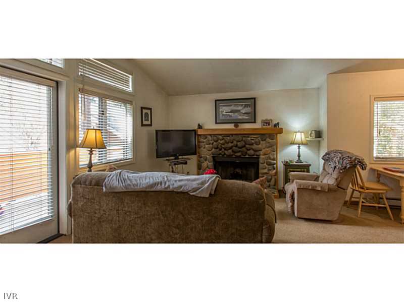 947 Incline Way, Unit 190 Incline Village, NV 89451 - Photo 8 of 11 Living Room.