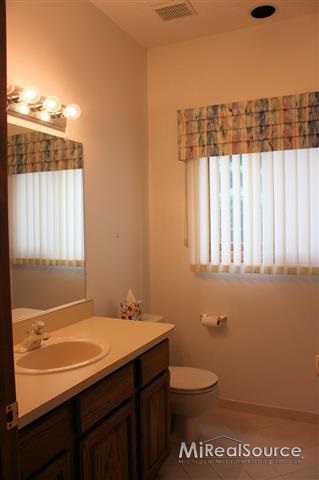 1139 Bluebird Drive Rochester, MI 48307 - Photo 16 of 17 31151660-15.JPG