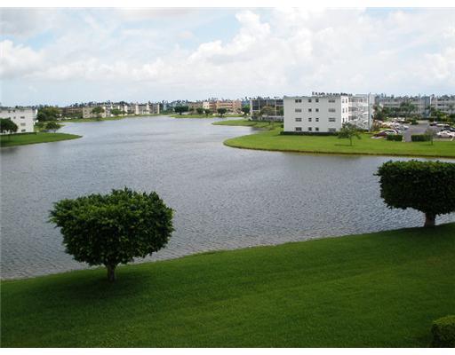 4044 Cornwall C Boca Raton, FL 33434 - Photo 1 of 8 Primary Photo