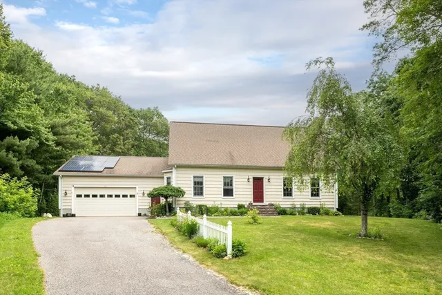 $687,000 | 29 Miscoe Hill Road, Mendon, MA 01756