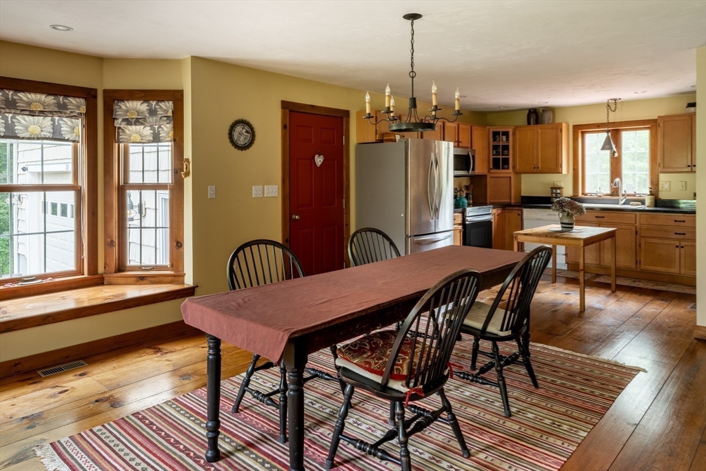 29 Miscoe Hill Road Mendon, MA 01756 - Photo 11 of 26