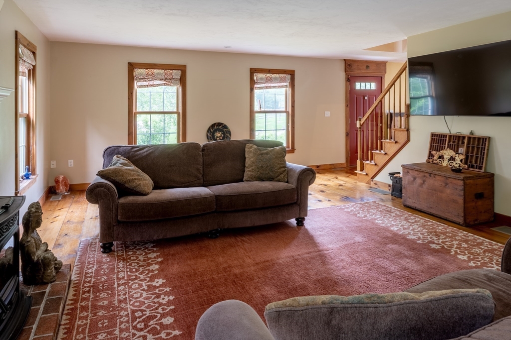 29 Miscoe Hill Road Mendon, MA 01756 - Photo 9 of 26