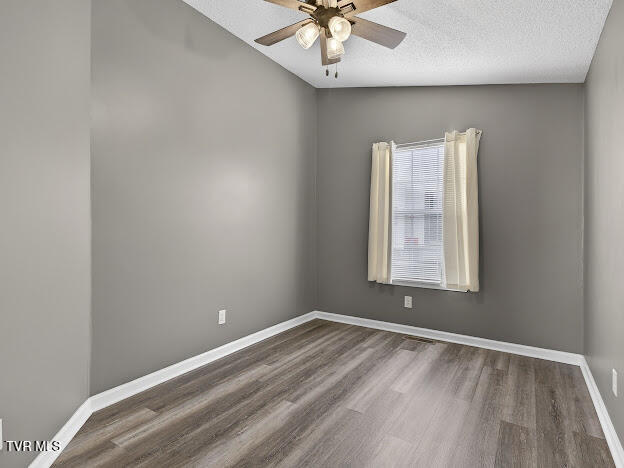 2701 Broad Street Bristol, TN 37620 - Photo 16 of 45 IMG_5720