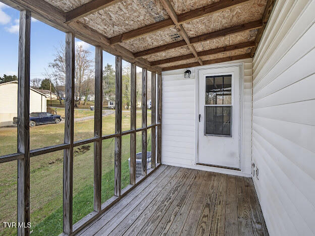 2701 Broad Street Bristol, TN 37620 - Photo 36 of 45 IMG_5735