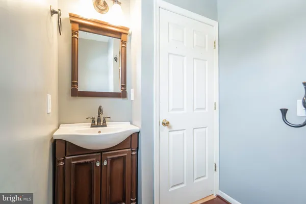 $3,300 | 329 Hillcrest Avenue, Conshohocken, PA 19428