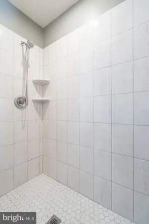 $3,300 | 329 Hillcrest Avenue, Conshohocken, PA 19428